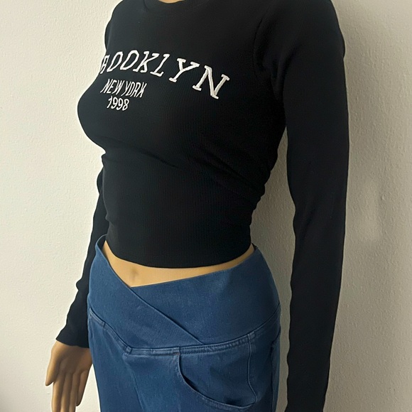 Brooklyn Long Sleeve 1998 Fitted Tee - Picture 3 of 4